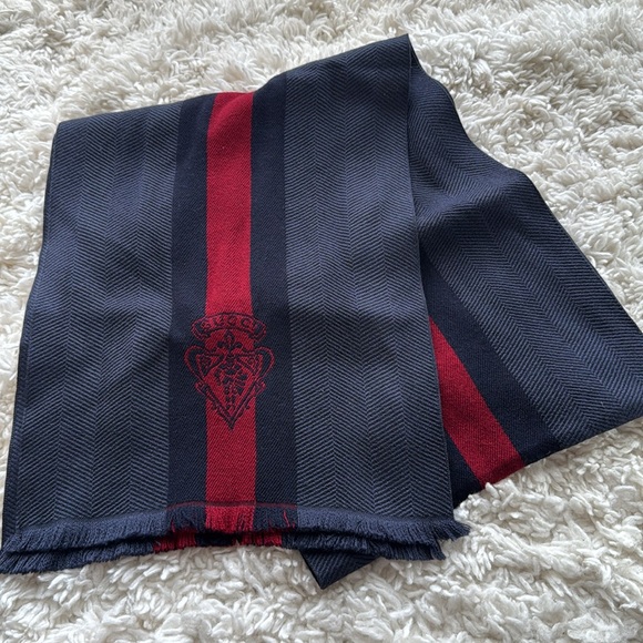 ð¥Last drop!ð¥Gucci Wool and Silk Scarf - Picture 3 of 6